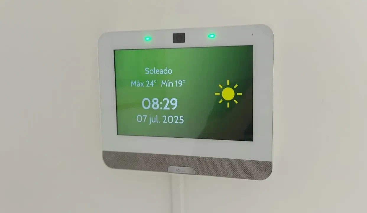 panel táctil de adt