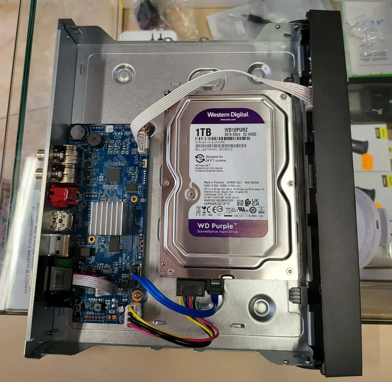 como conectar un disco duro en un DVR Dahua